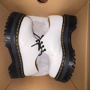 Dr. Martens White quad li platform